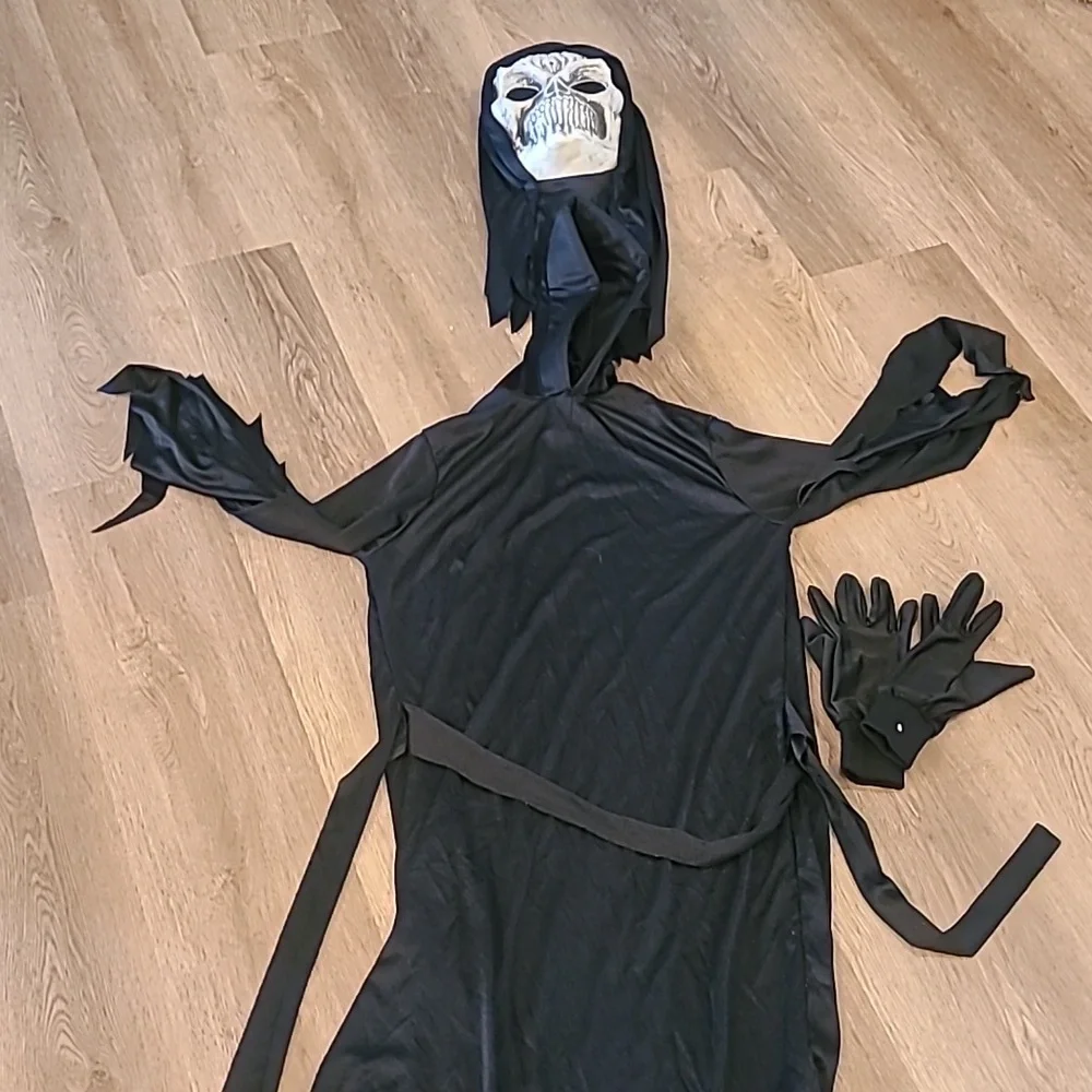 Halloween skeleton costume